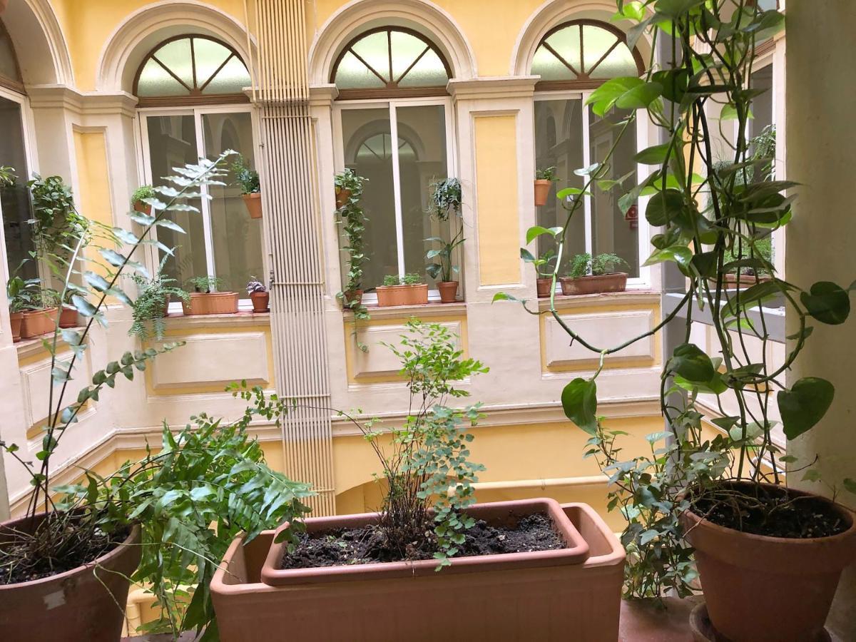 Plaza Goya Rooms Barcelona Bagian luar foto