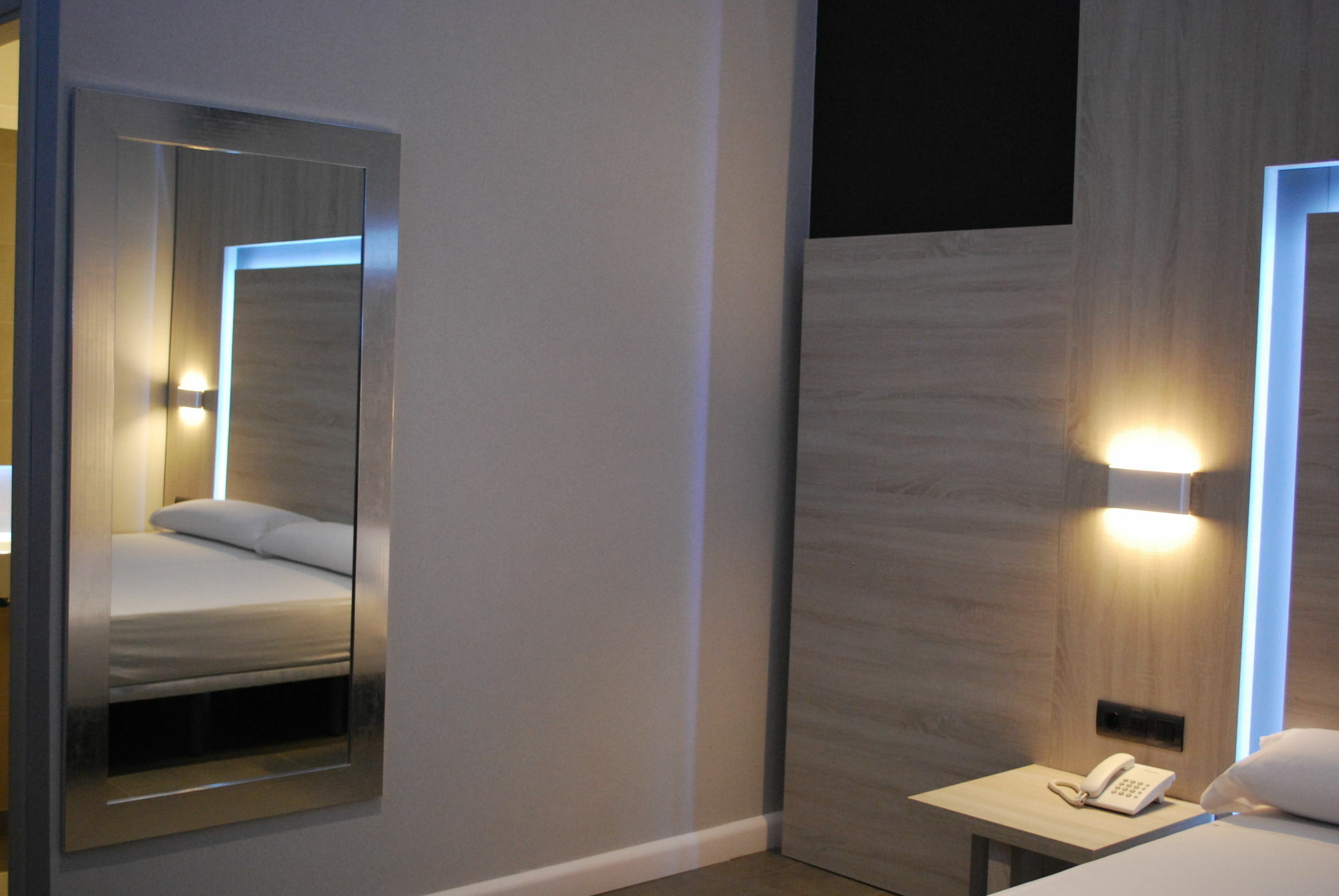 Plaza Goya Rooms Barcelona Bagian luar foto