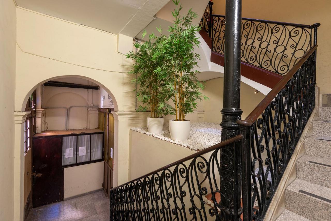 Plaza Goya Rooms Barcelona Bagian luar foto